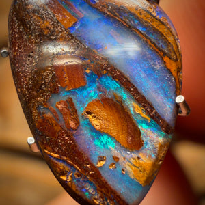 4.1cts - Queensland Boulder Seam Opal. Australian Opal