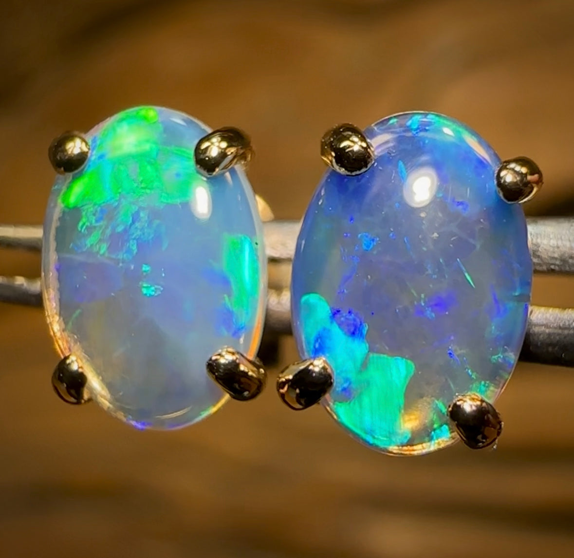 9k Gold - Claw Set South Australian Opal Earrings - Opal Whisperers