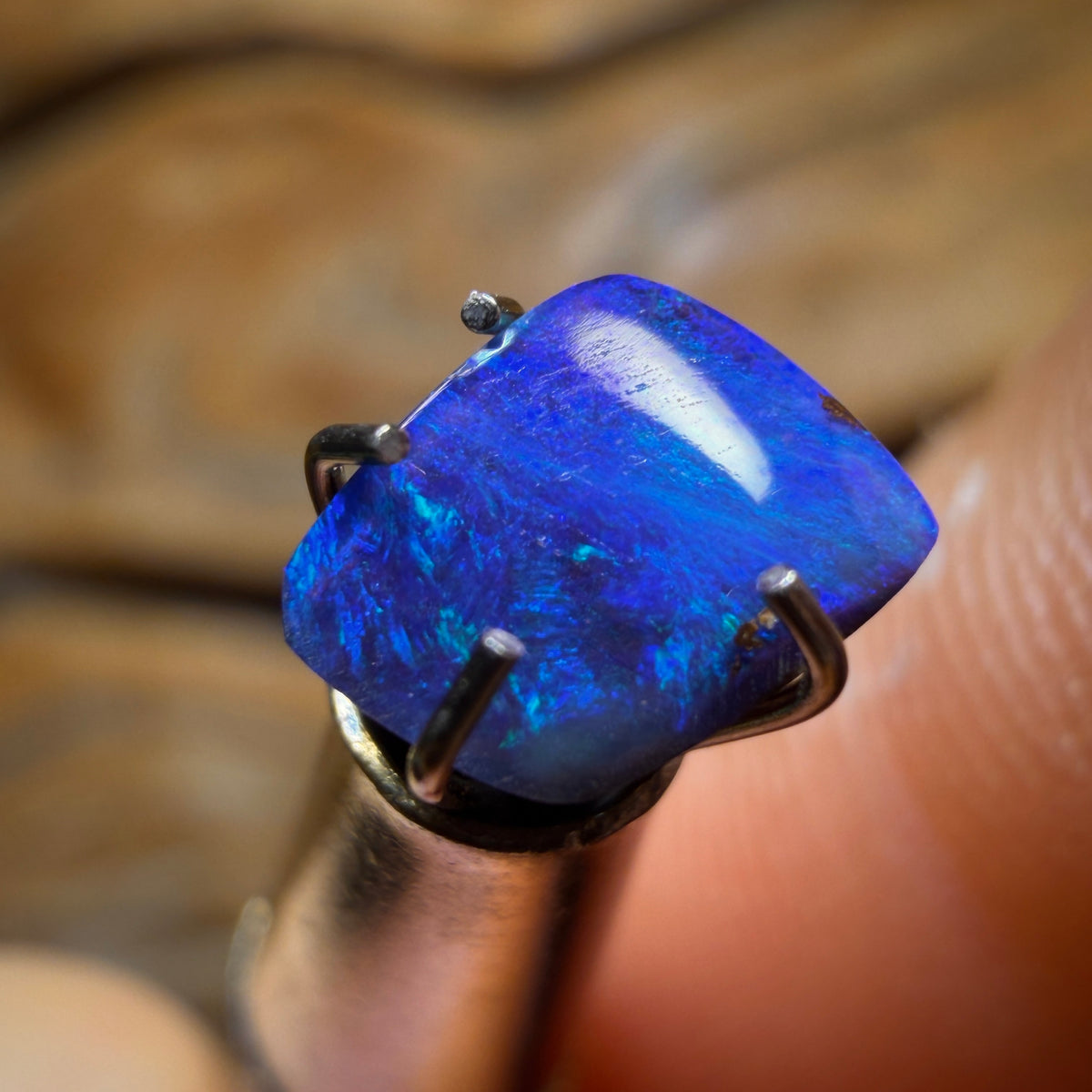 0.75cts - Queensland Boulder Seam Opal from Winton