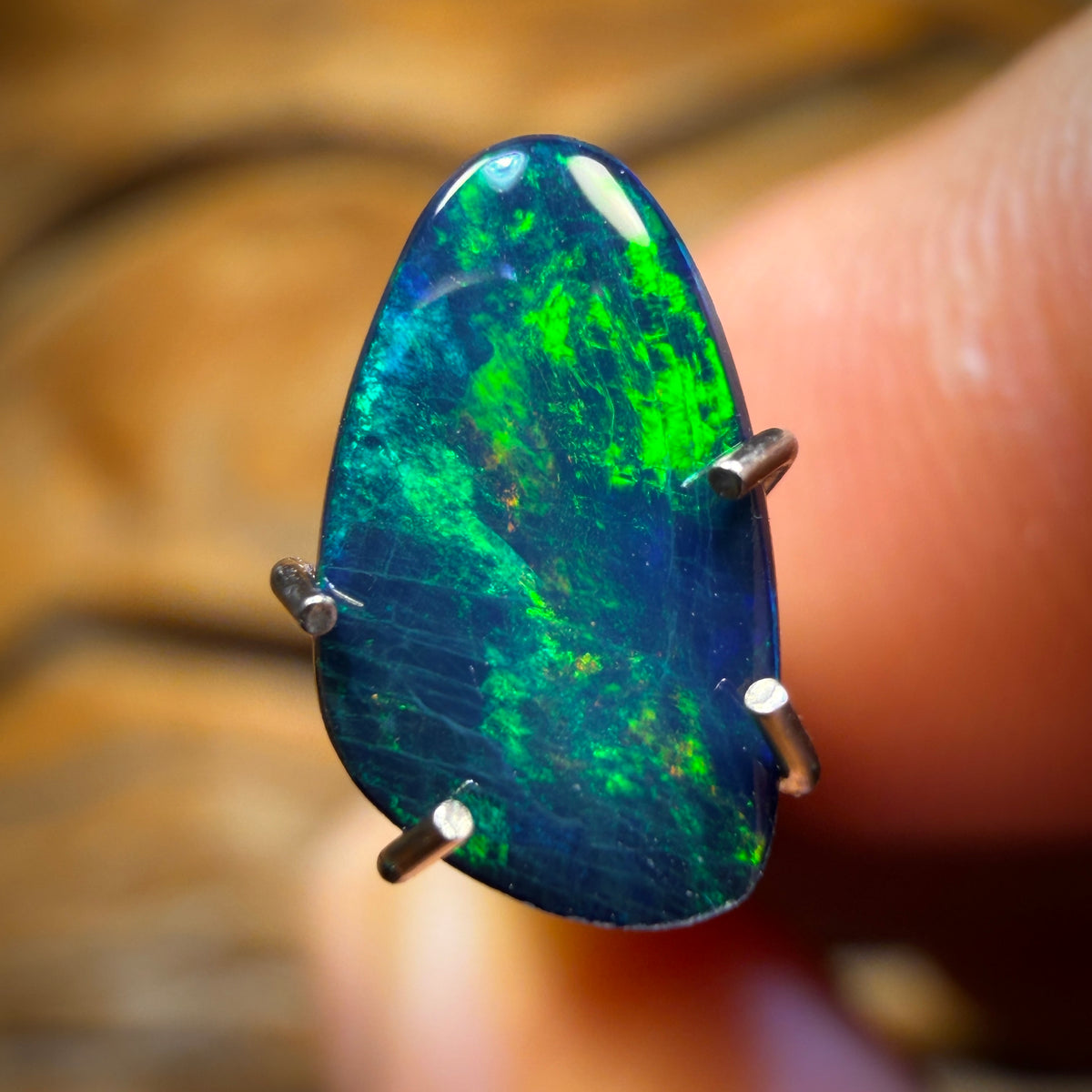 0.95cts - Lightning Ridge Opal Doublet