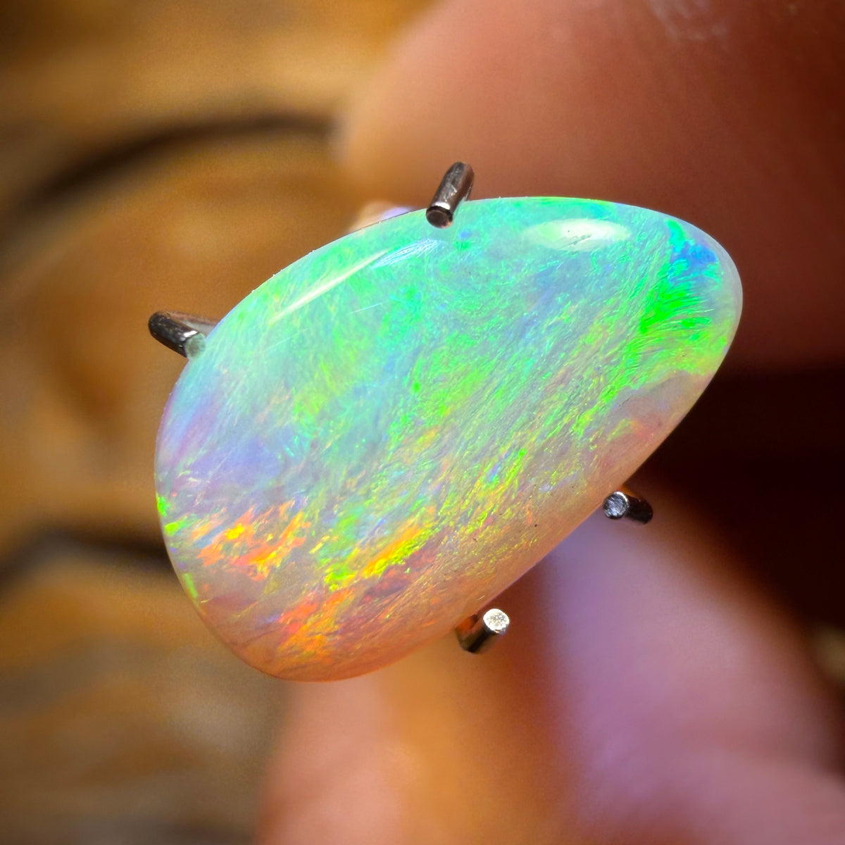 1.8cts - Lightning Ridge Crystal Opal