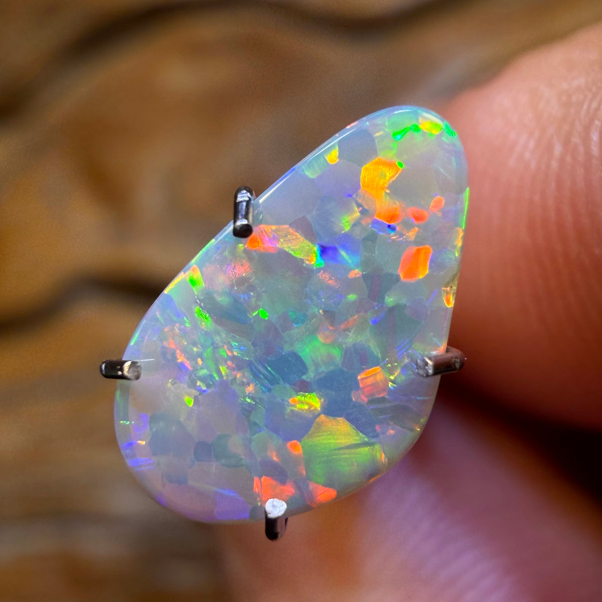 0.75cts - South Australian Crystal Opal from Andamooka