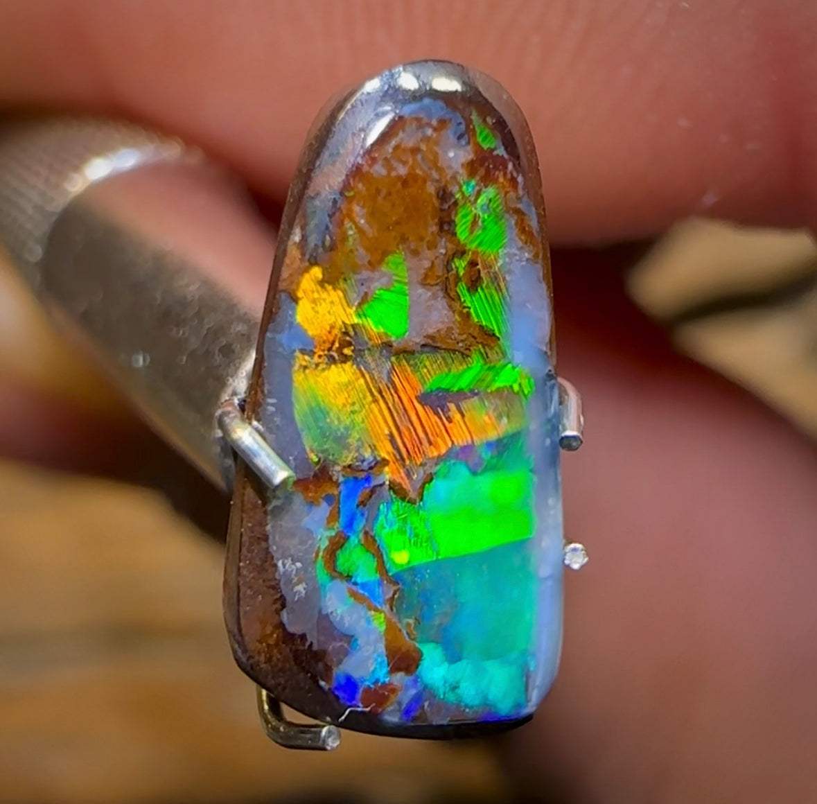 2cts - Hologram Australian Boulder Seam Opal - Opal Whisperers