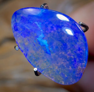 2.25cts - “Electric Shallows” Queensland Boulder Seam Opal
