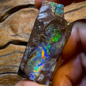 207cts - Top Queensland Boulder Seam Opal Rough Piece. Natural Split