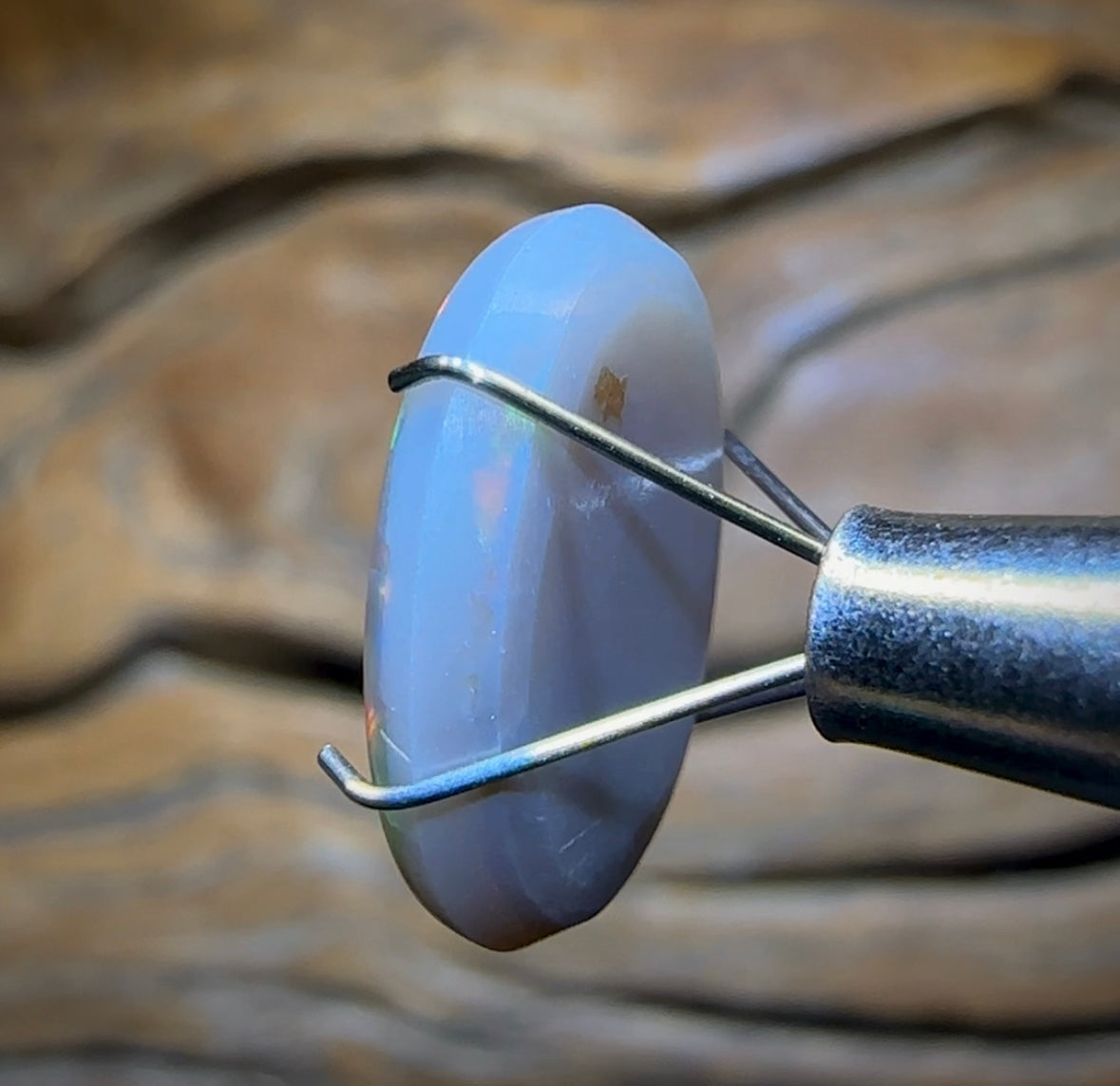 4.9cts - Dark Opal from Lightning Ridge. SUN FLASH - Opal Whisperers