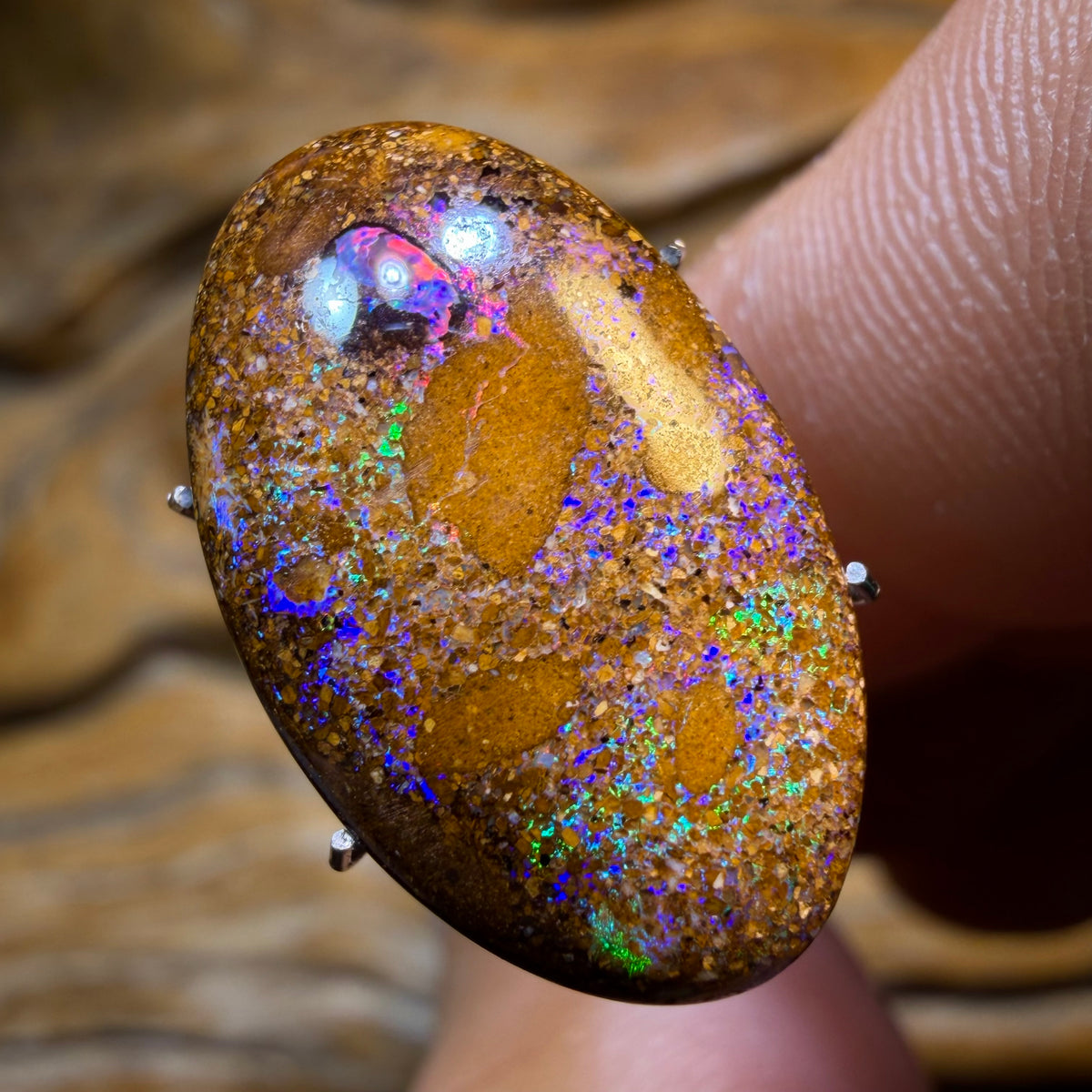 10.4cts -Wow! “Chameleon”Queensland Boulder Opal from Yowah. Metallic MultiColour