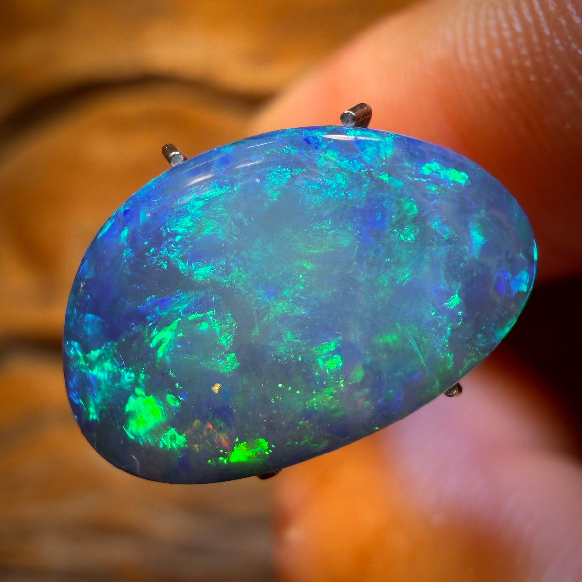5.6cts - Australian Boulder Opal Doublet