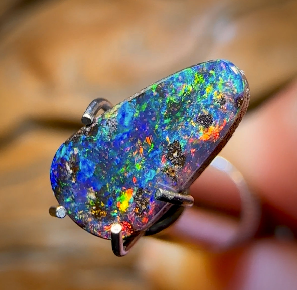 0.95cts - Top Queensland Boulder Seam Opal