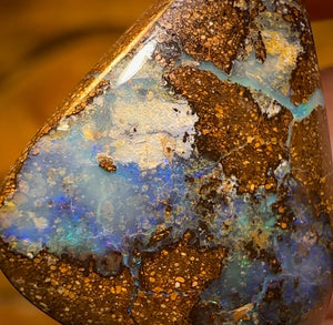 14.9cts - Queensland Boulder Seam Opal