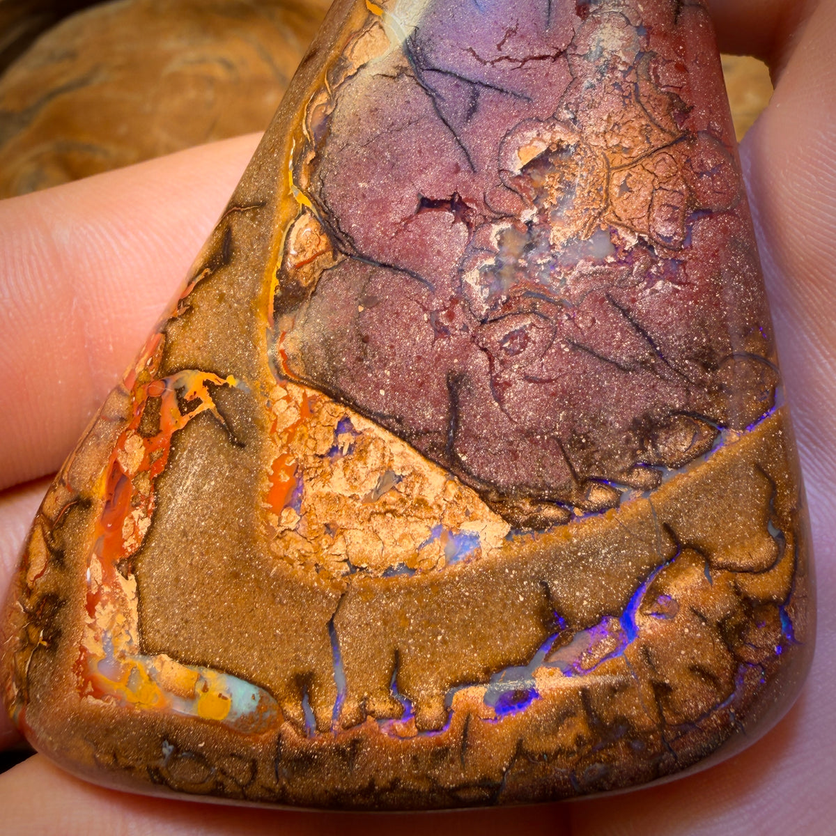 344,2 cts - Opale boulder australienne tribale massive couleur beige. Double face.