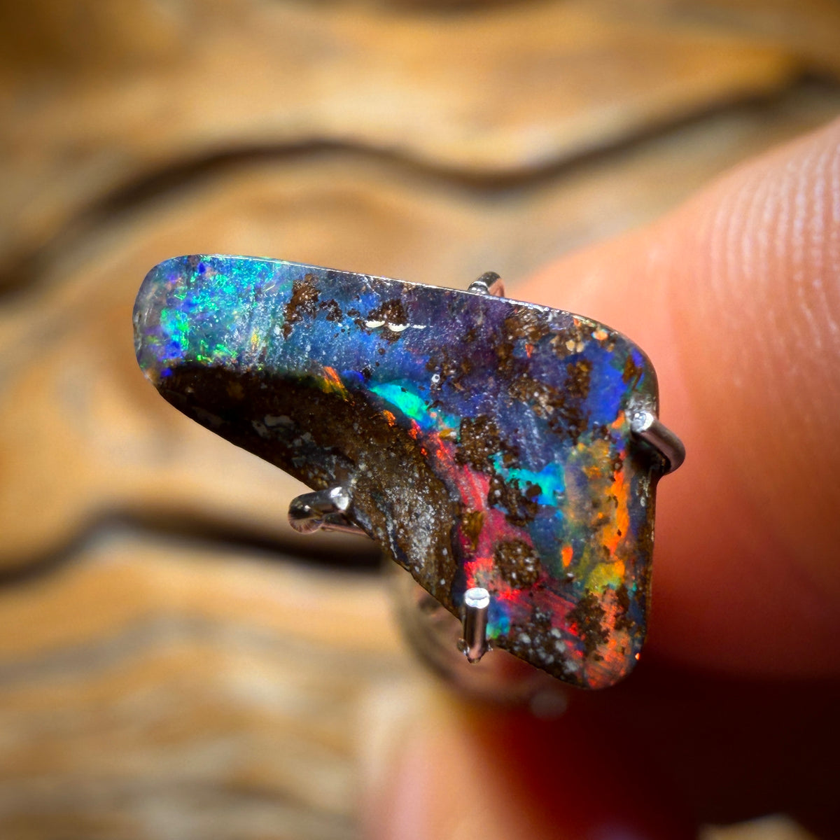 🔨 AUCTION 🔨 1.9cts - Queensland Boulder Seam Opal Rub Red Fire