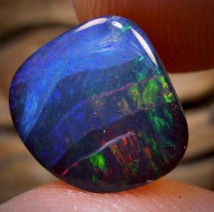 4.7cts - “Midnights Fire” Queensland Boulder Seam Opal