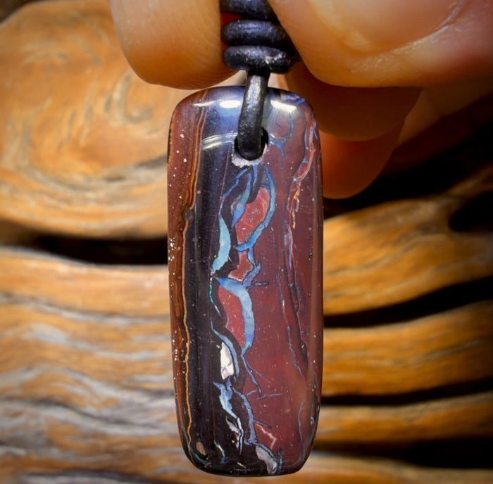 Collier en opale boulder du Queensland, style tribal, 31 x 12 mm