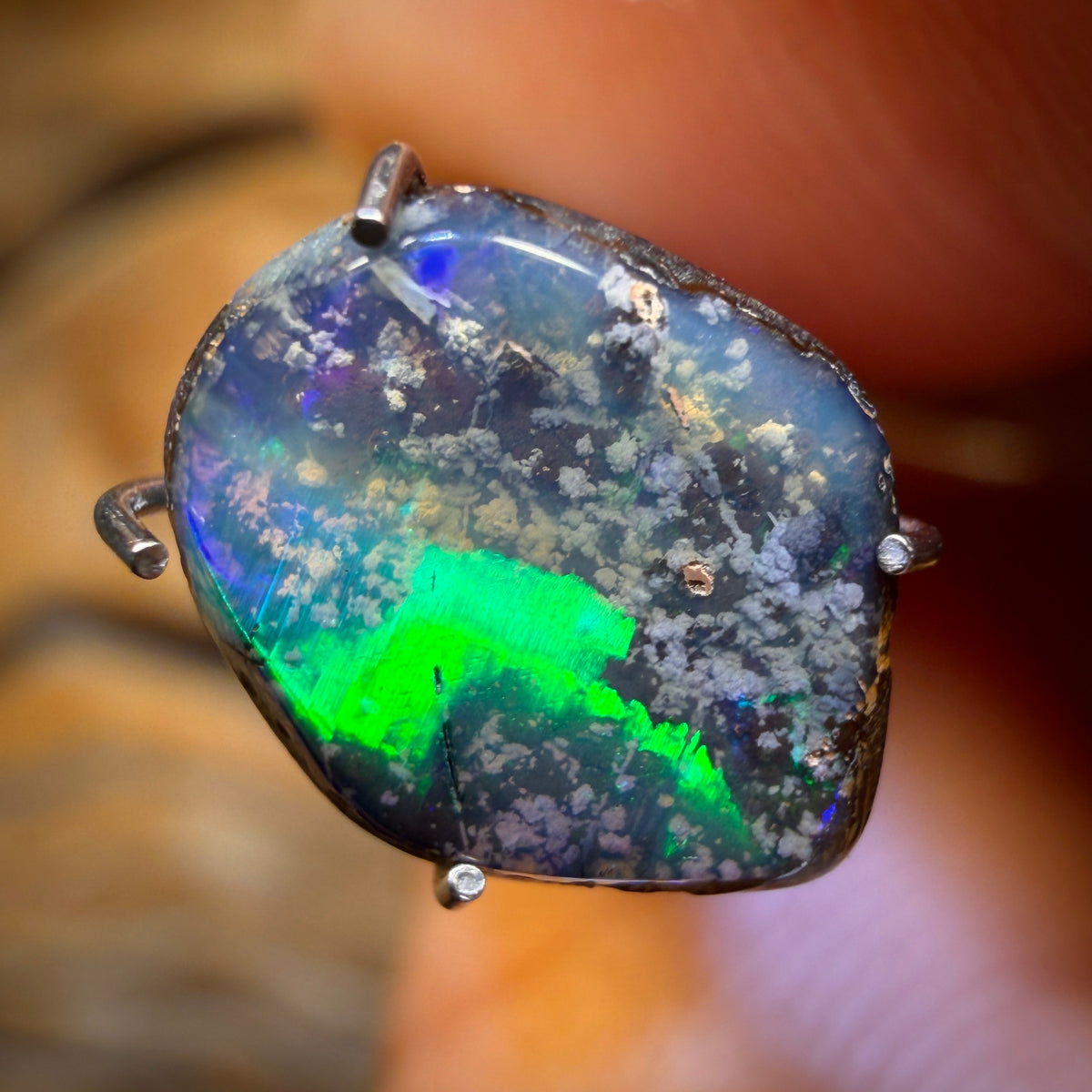 🔨 AUCTION 🔨 No Reservee 2.1cts - Queensland Boulder Seam Opal. Australian Opal