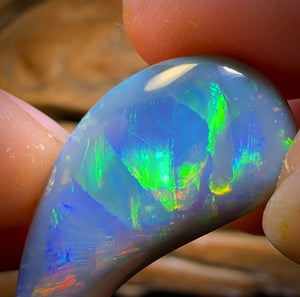 18.1cts - Super Stone Rare South Australian Dark Opal. Multicolour Magic with Amazing Pattern.