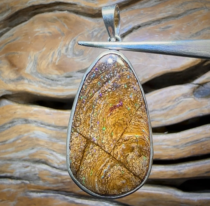 Pendentif unisexe en argent sterling et opale boulder à motif tribal