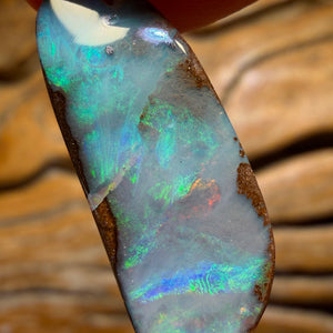 Bargain Card! 9.1cts - Australian Boulder Seam Opal from Winton