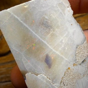 304,2 cts – Poliertes Opal-Muster aus Mintabie, Südaustralien