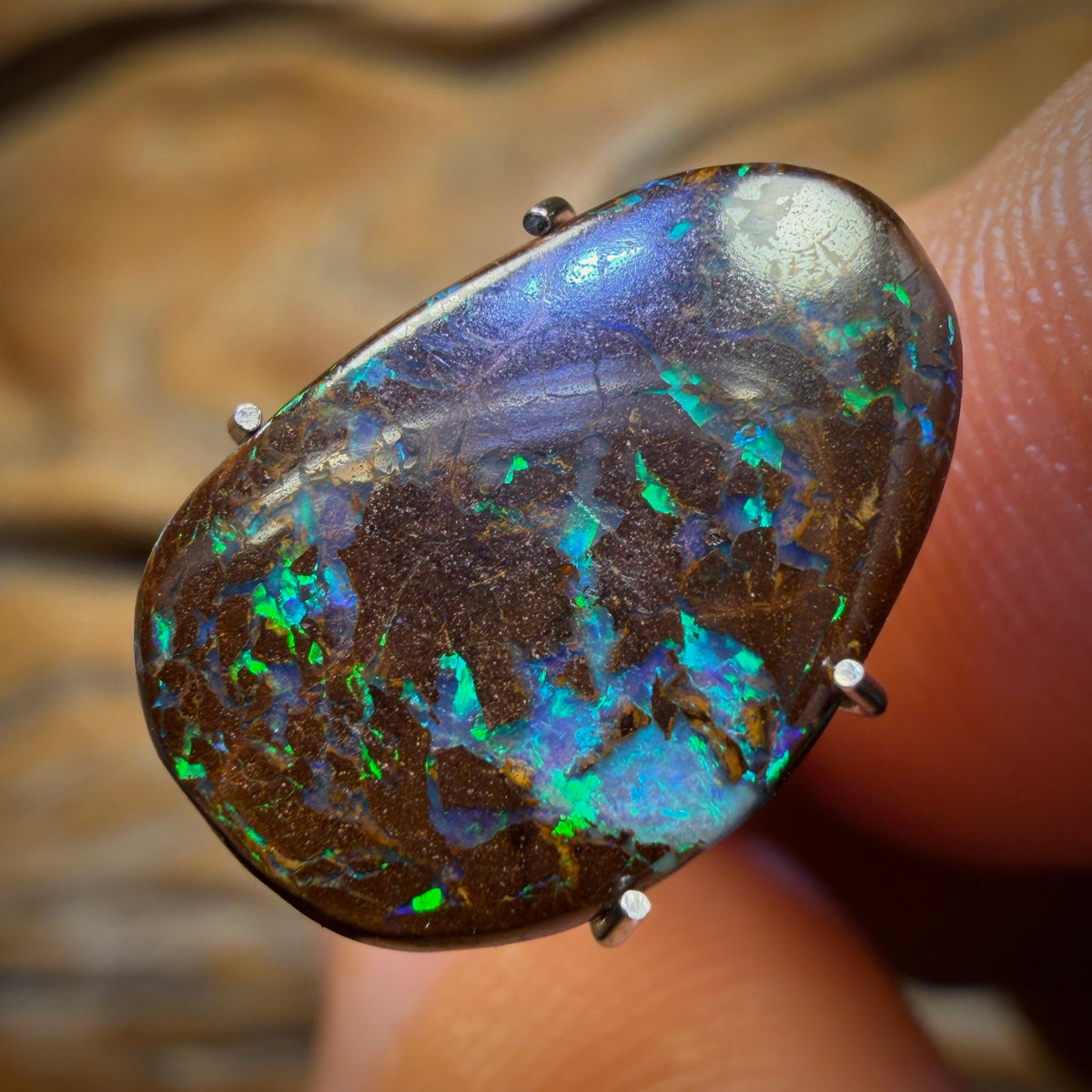 4.5cts - Bubble Band Opal from Winton