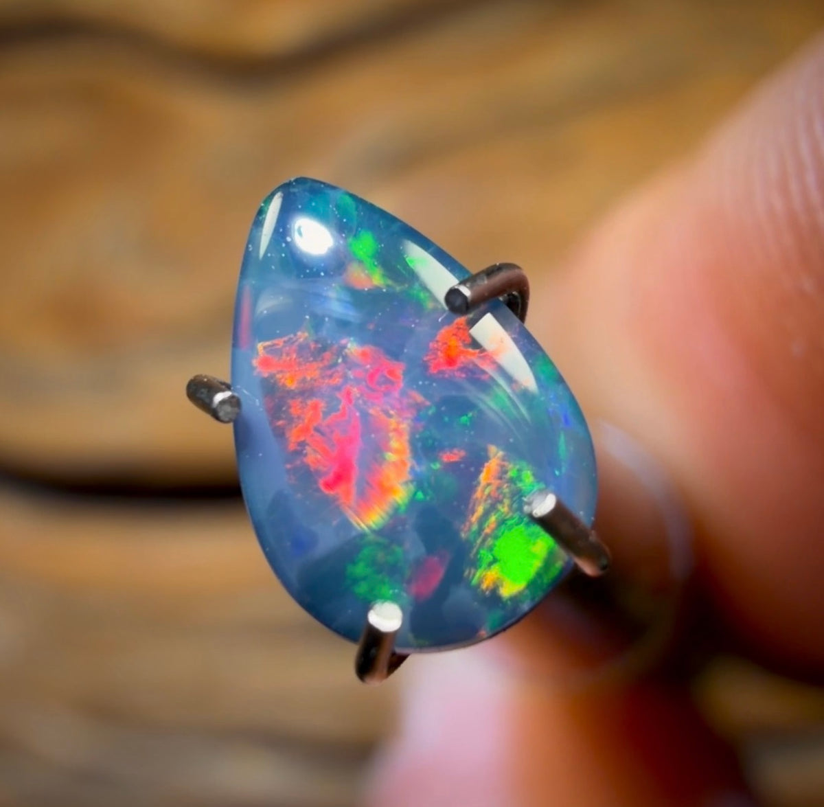 0.75cts - Lightning Ridge Opal Doublet