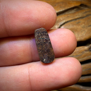 5,65 ct – Queensland Boulder Seam Opal. Riffmuster
