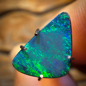 🔨 AUCTION 🔨 0.9cts - “Sheet Green” Lightning Ridge Opal Doublet