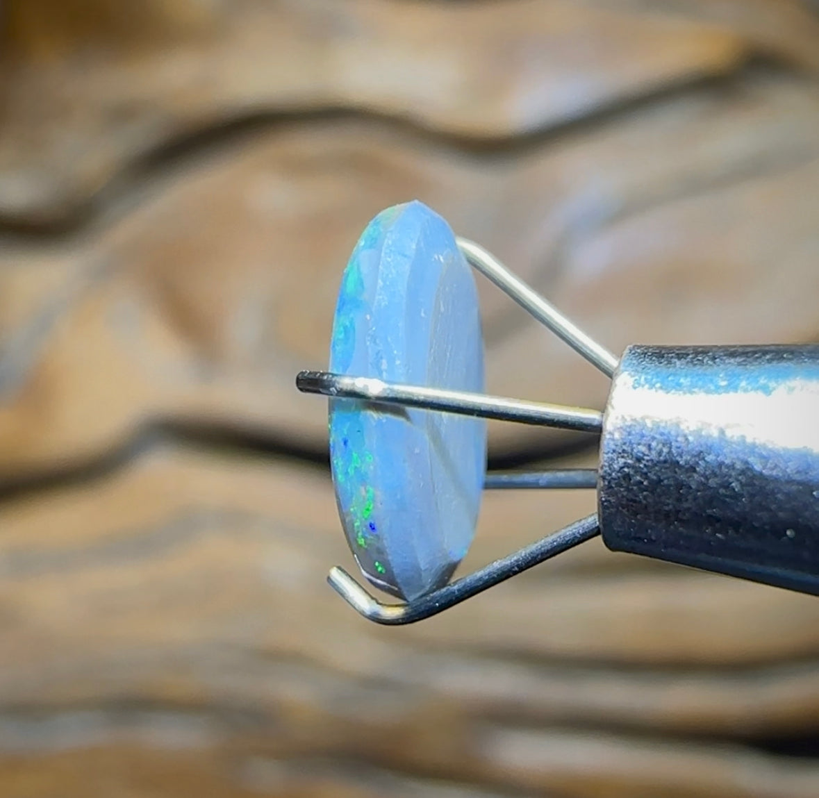 0.95cts - Australian Light Opal from Lightning Ridge - Opal Whisperers