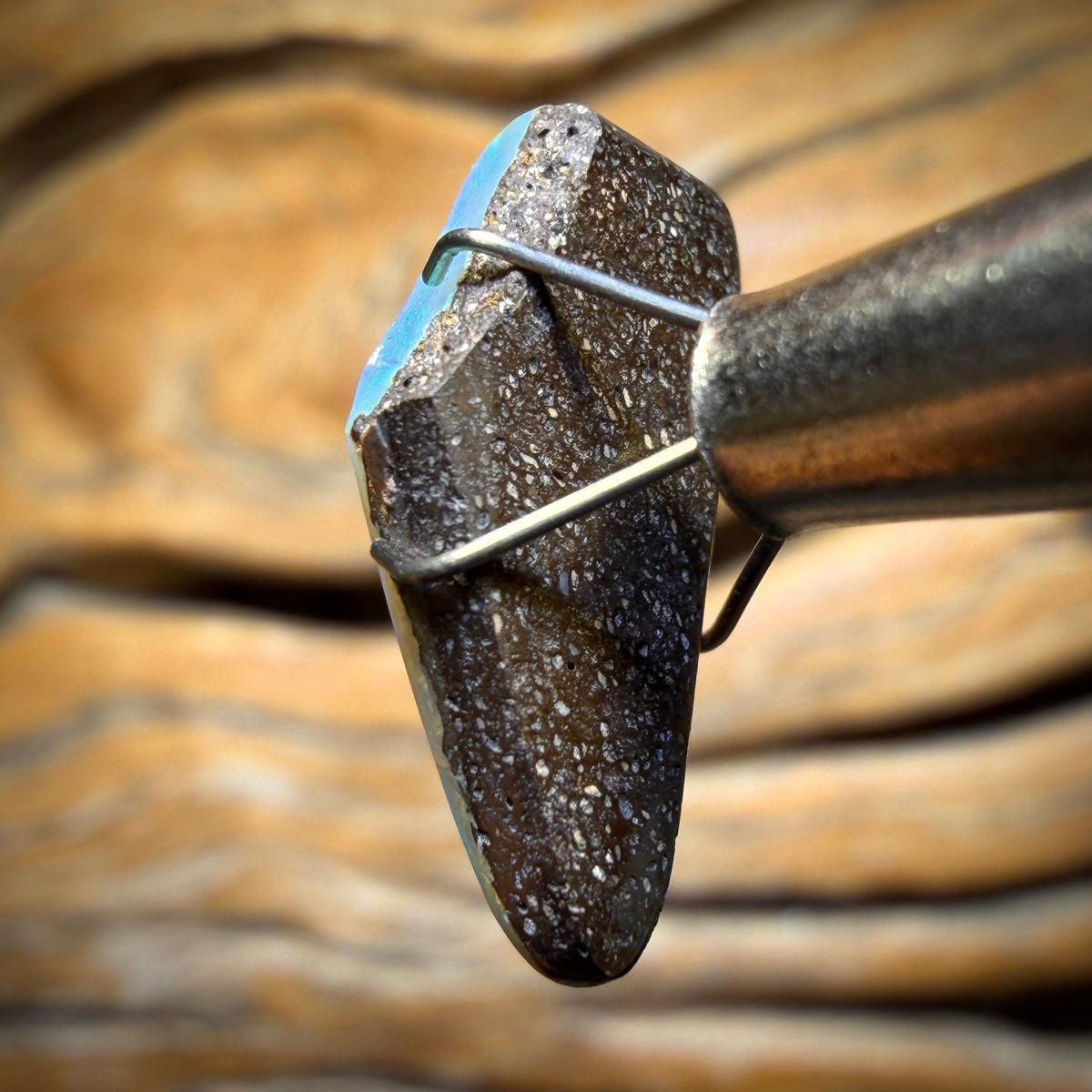 🔨 AUCTION 🔨 5.1cts - Queensland Boulder Seam Opal. RECUTTER’S DELIGHT