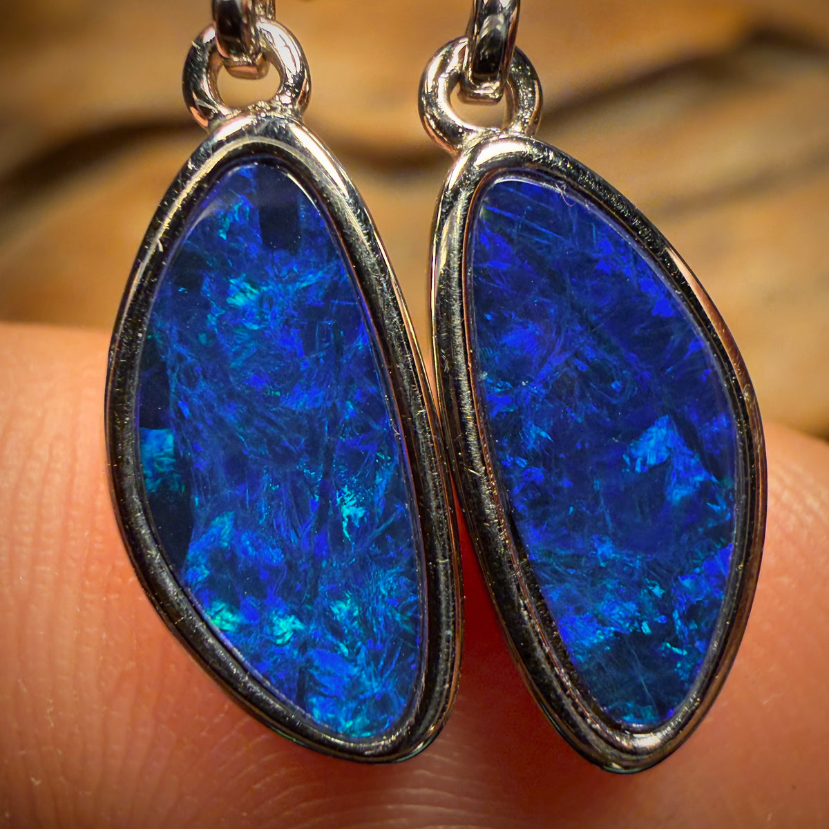 Ohrstecker aus Sterlingsilber mit australischem Boulder-Opal-Doublet