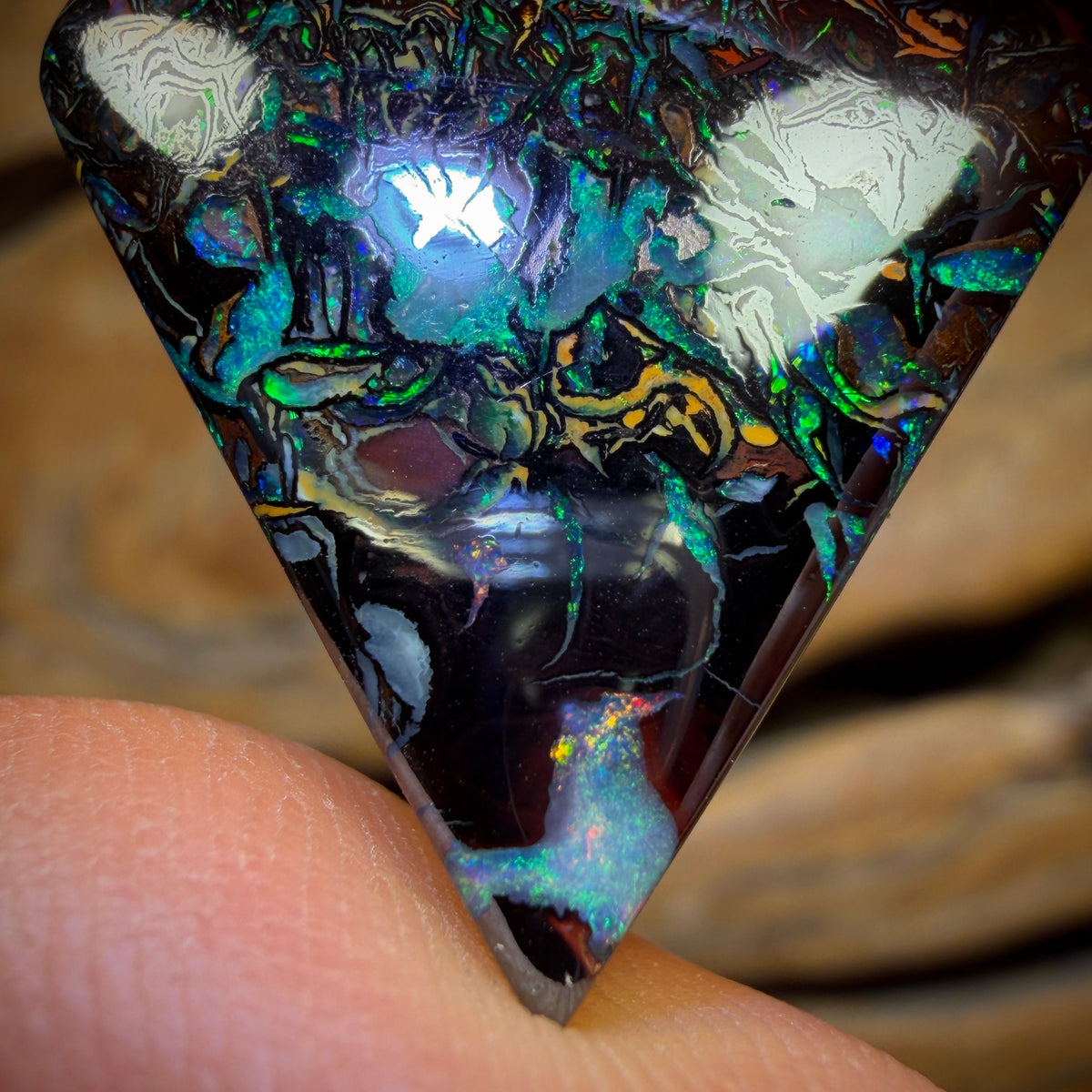 23.6cts - TOP Tribal Australian Boulder Opal