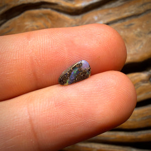 🔨 AUCTION 🔨 0.9cts - Reef Jewel Australian Boulder Seam Opal