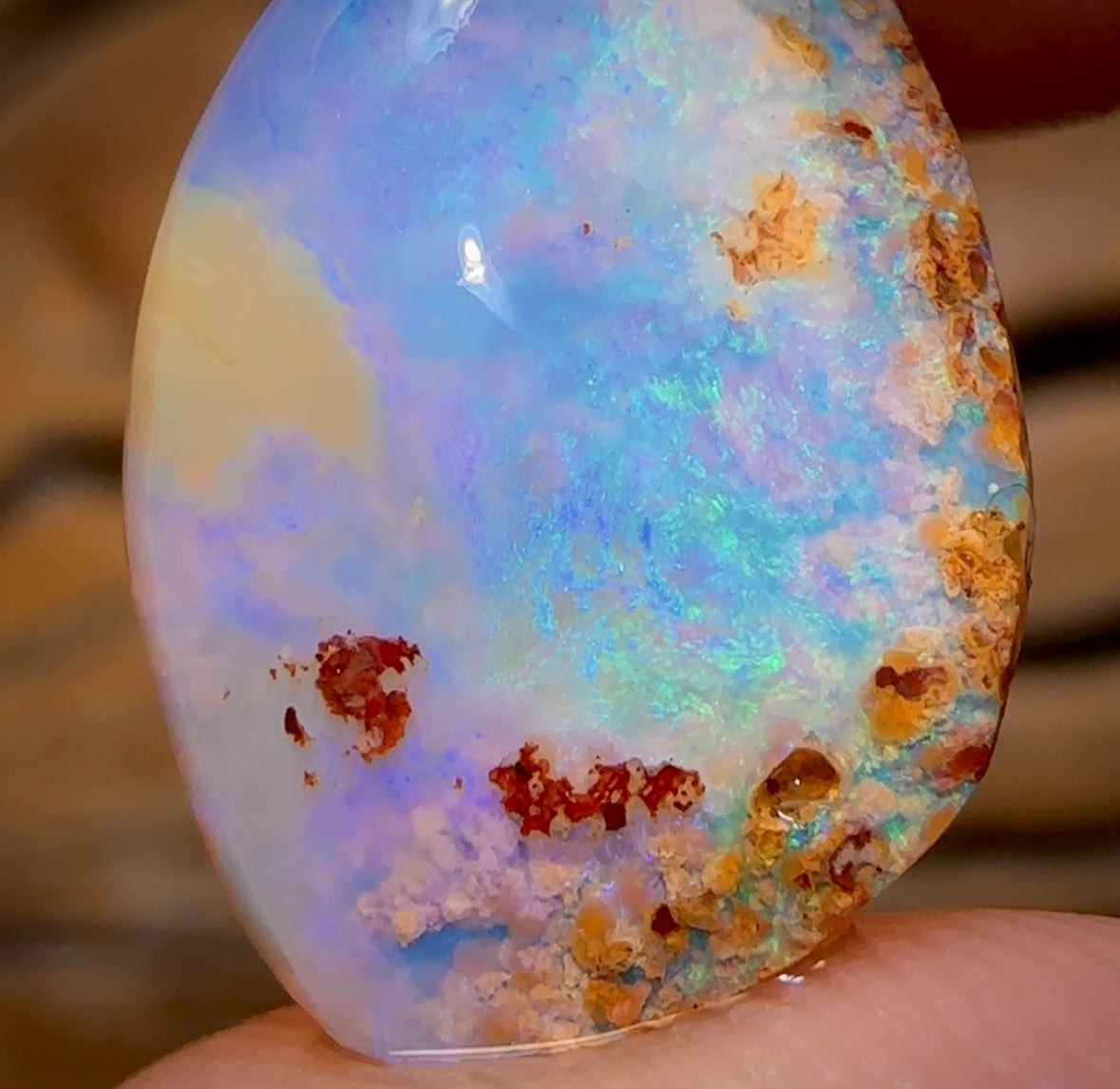 7.1cts - Boulder Pipe Opal Rub. Australian Opal
