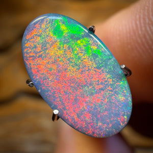 2,5 Karat – Lightning Ridge Opal-Doublette