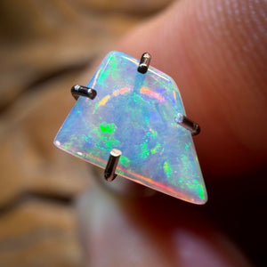 🔨 AUCTION 🔨 No Reserve 0.15cts - South Australian Crystal Opal