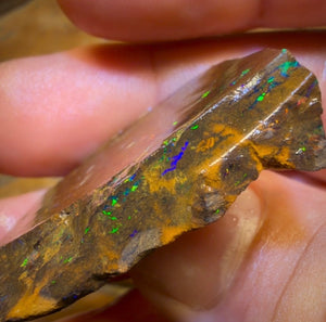 72,6 ct – Australischer Boulderopal-Rohling. Bubble Band
