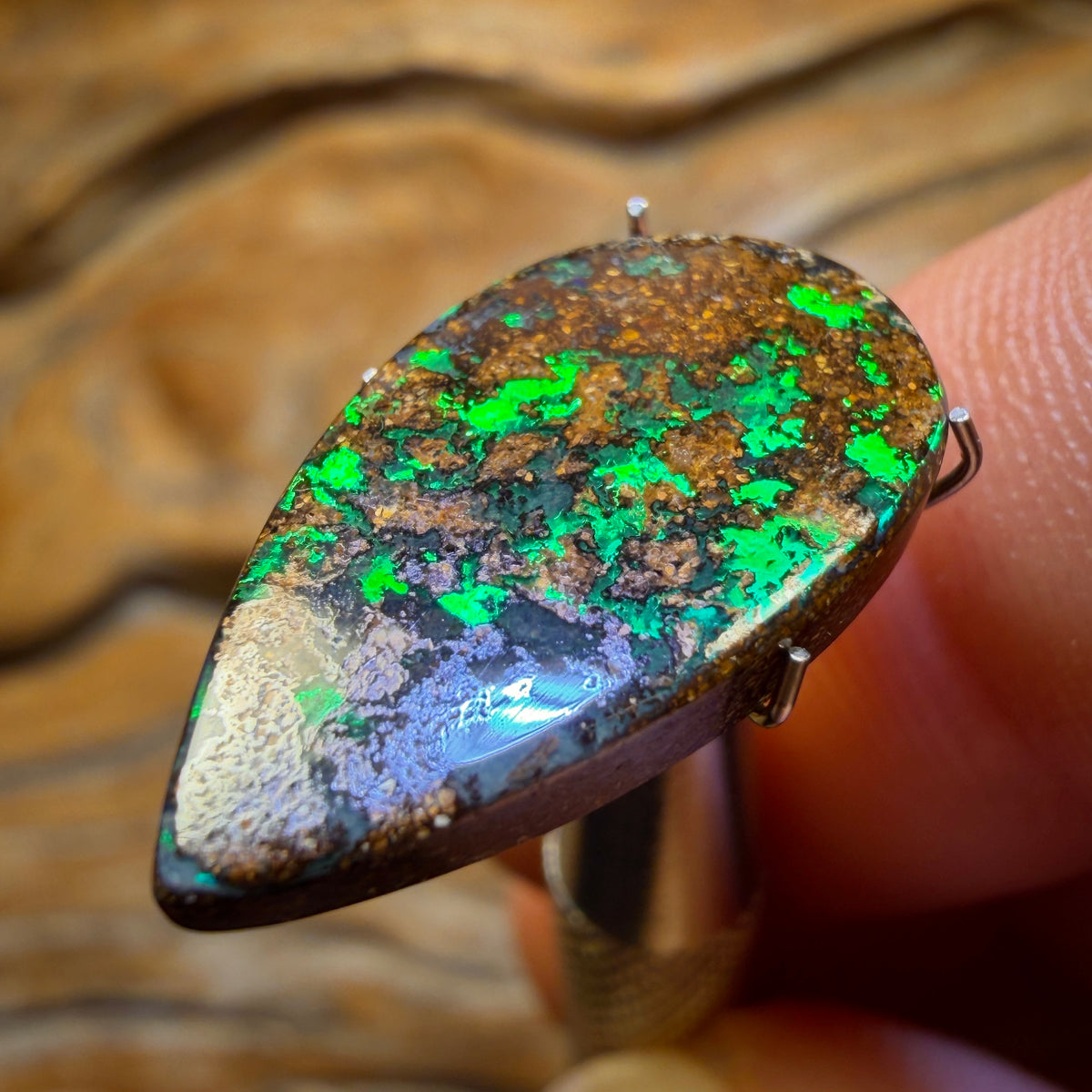 6.5cts - “Fire Fly” Top Queensland Boulder Seam Opal