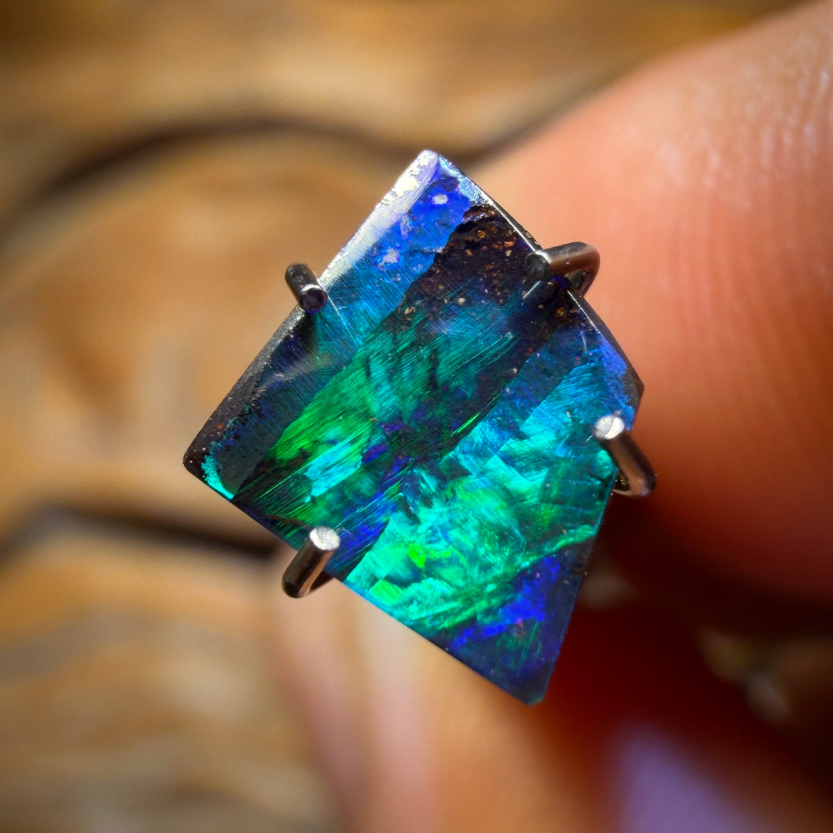 0.8cts - Top Top Striation / Harlequin Australian Boulder Seam Opal from Queensland