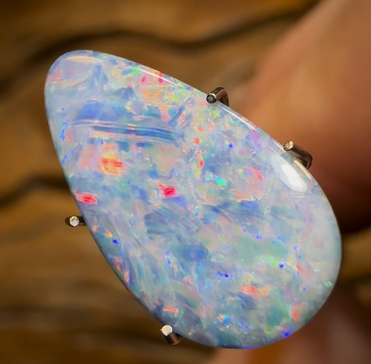 3.2cts - Australian Boulder Opal Doublet