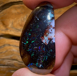 38,8 carats - Opale Boulder tribale du Queensland de Koroit
