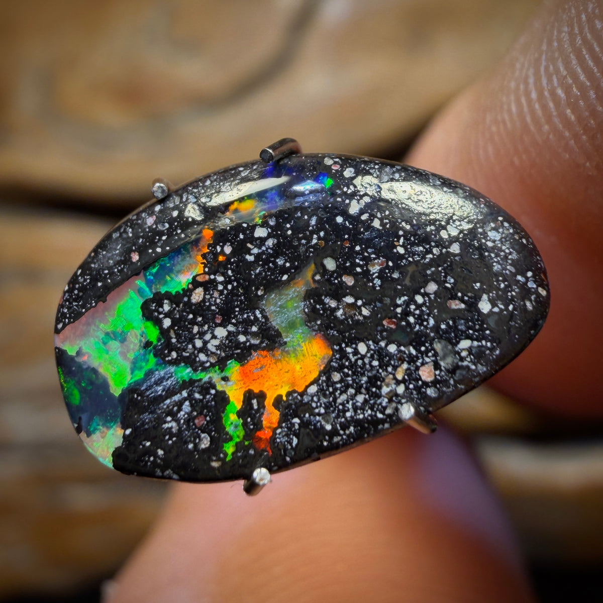 2.1cts - Australian Boulder Seam Opal