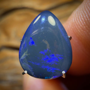 Auction 3.1cts - Australian Boulder Opal Doublet. RECUTTERS DELIGHT