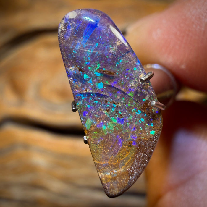 Auction 4.2cts - Queensland Boulder Seam Opal. Australian Opal