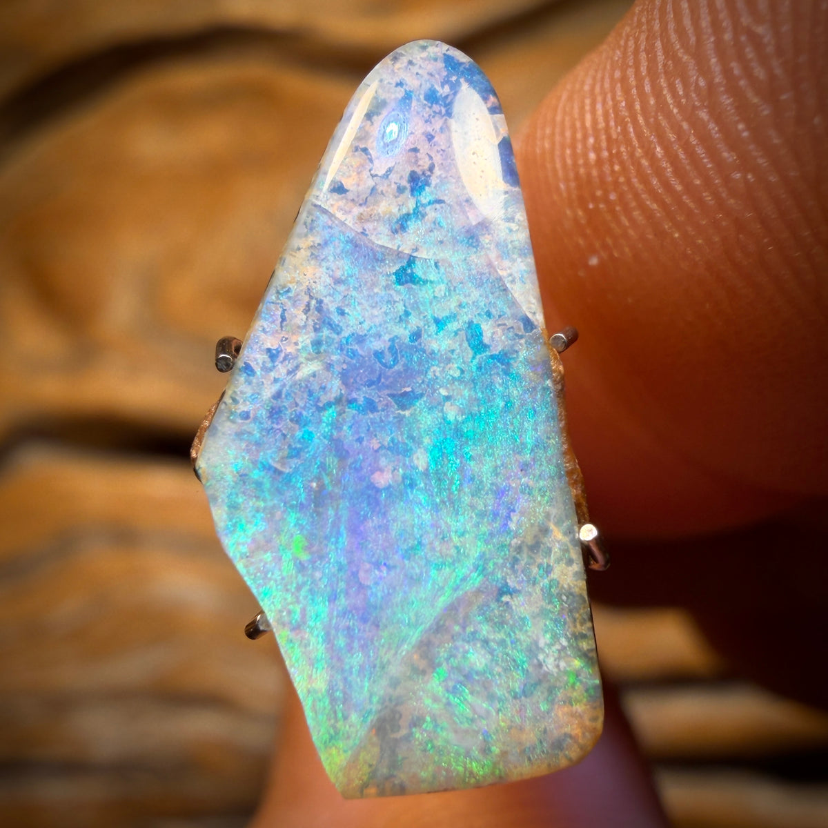 Auction 5.1cts - Queensland Boulder Seam Opal. RECUTTER’S DELIGHT