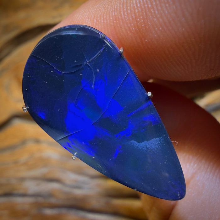 Auction 9.9cts - Australian Boulder Opal Doublet. RECUTTERS DELIGHT