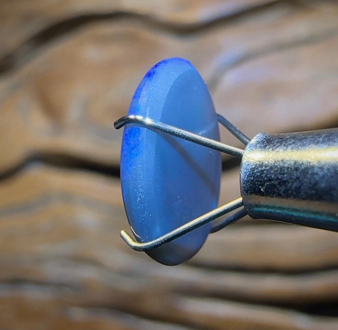 2.5cts - Black Opal from Lightning Ridge - Opal Whisperers