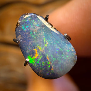 1.7cts - Queensland Boulder Seam Opal. Australian Opal