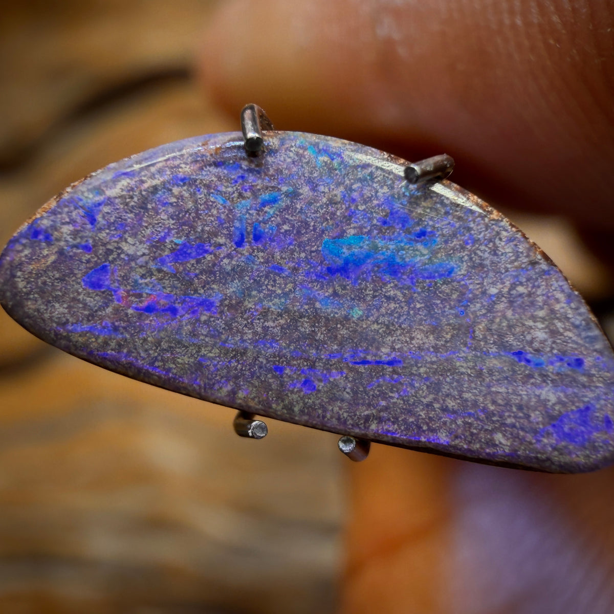 3.1cts - Queensland Boulder Seam Opal. Australian Opal