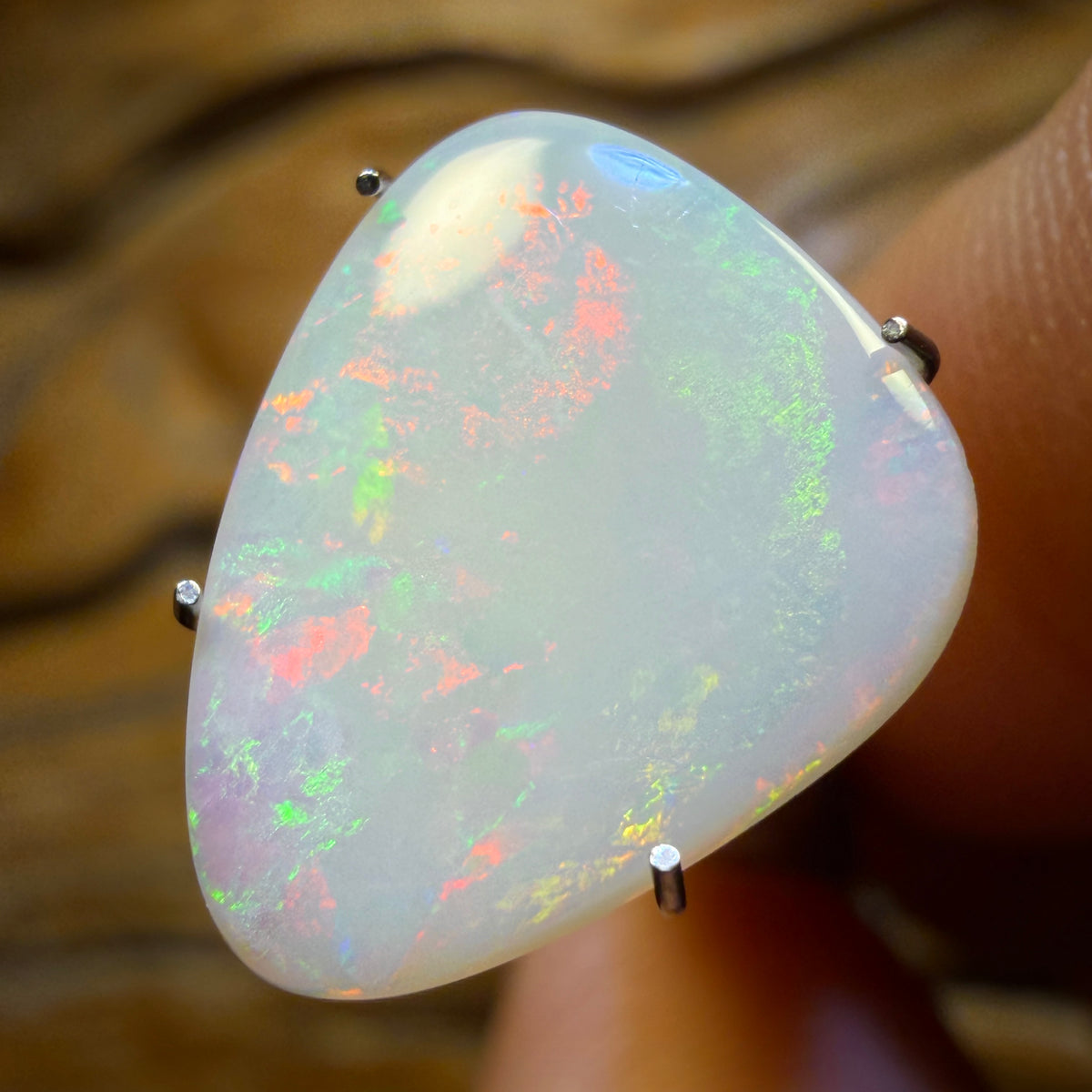 2.9cts - South Australian White Opal from Coober Pedy