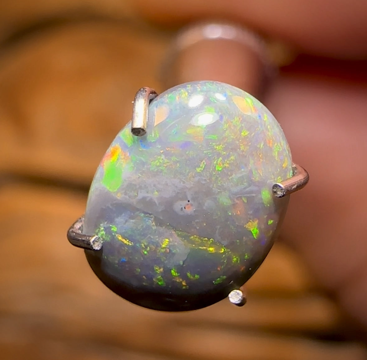 0.85cts - Lightning Ridge Black Opal